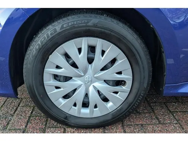 Toyota Yaris 1.5 Hybrid 115 Comfort Achteruitrijcamera, Navigatie met Apple Carplay & Android Auto