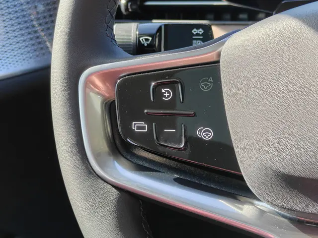 Volvo ES90