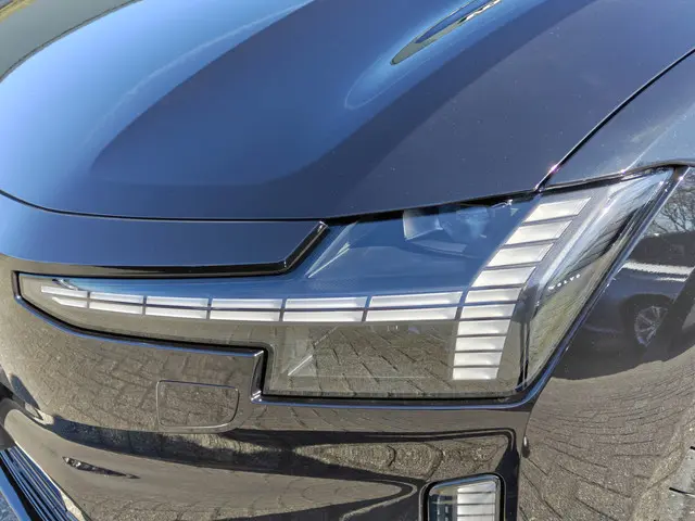 Volvo ES90