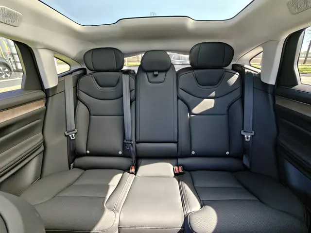 Volvo ES90