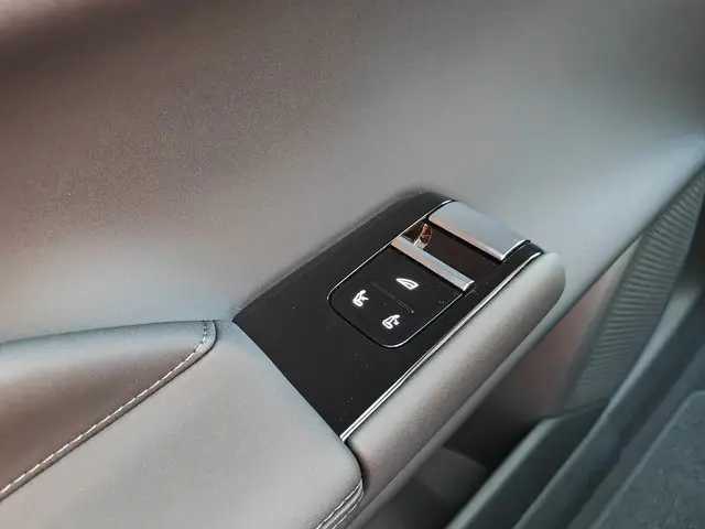 Volvo ES90