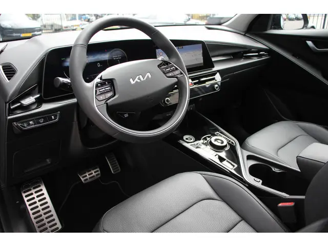 Kia Niro EV ExecutiveLine 64.8kWh | Schuifdak | Warmtepomp