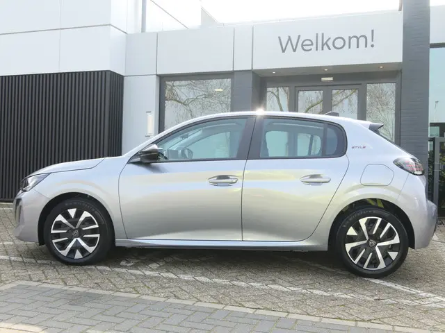Peugeot 208 1.2 PureTech 100 Style | Navigatie | DAB | Bluetooth