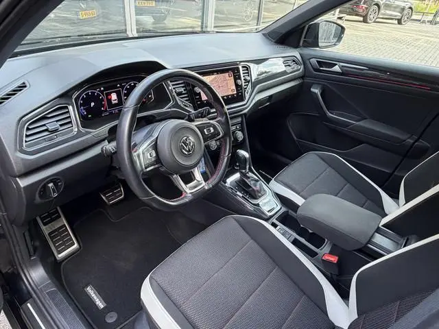 Volkswagen T-Roc 1.5 TSI 150PK AUT. *!* SPORT *!* PANODAK/ RADAR/ 18 INCH/ CAMERA/ CARPLAY *!*