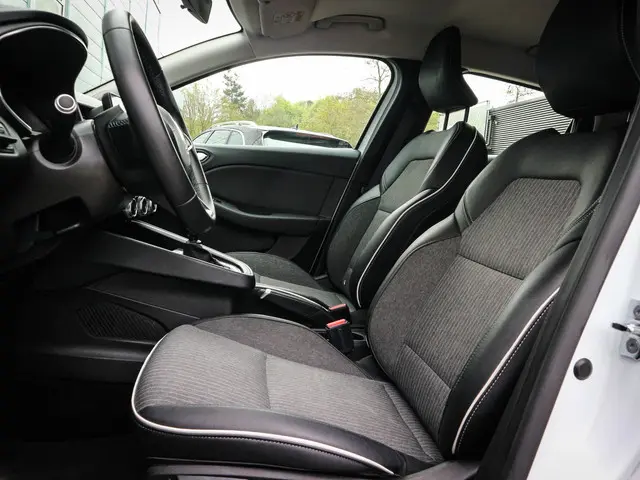 Renault Clio 1.0 TCe Intens | Clima | Cruise | Navi | Pdc | Camera | Half leer | Lichtmetaal |