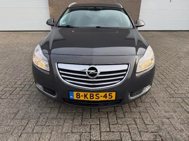 Opel Insignia Sports Tourer 1.6 T Design Edition | Nederlandse Auto | Trekhaak | PDC voor en achter | Dakrails | Cruise control | automatiche airco |