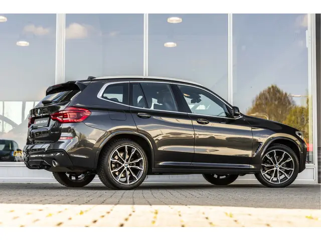 BMW X3 xDrive20i High Executive M-Sport | Pano | Trekhaak | Leder