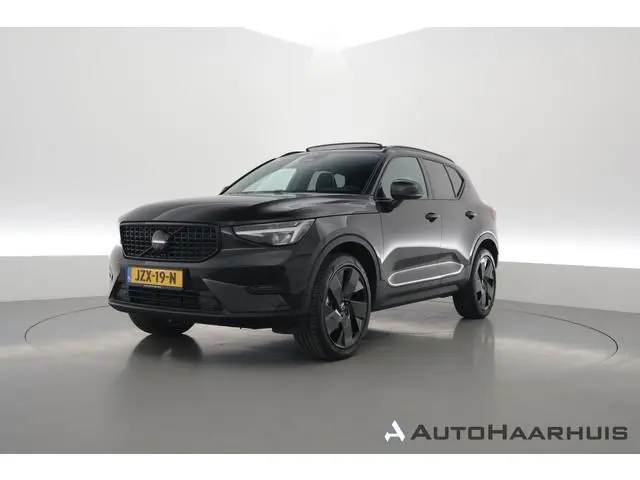Volvo XC40 2.0 B3 Ultra Black Edition | Rijklaar! | S/K-Dak | Harman/Kardon | Bliss | Stuur-stoel+Vo...