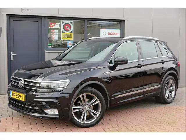 Volkswagen Tiguan 1.4 TSI 92kw 125pk R-Line  Connected Series, Trekhaak afneembaar , Lane assist, Cr...