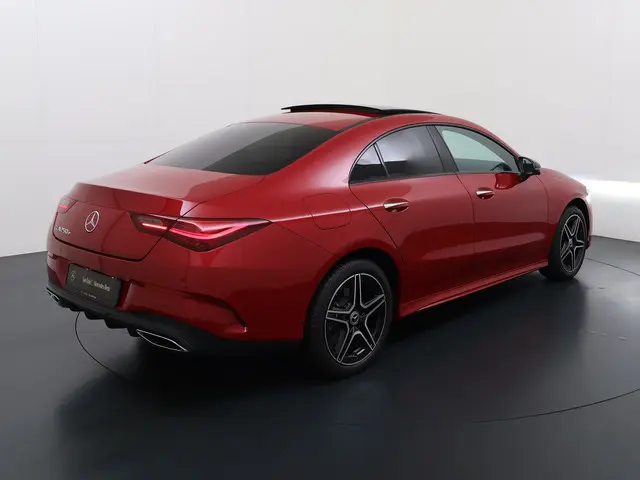Mercedes-Benz CLA-klasse 250 e AMG line | Pano HUD Memory Keyless
