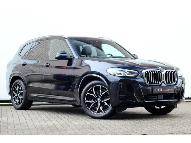 BMW X3 xDrive20i High Executive | Head-up | Trekhaak | Laser | ACC | Keyless