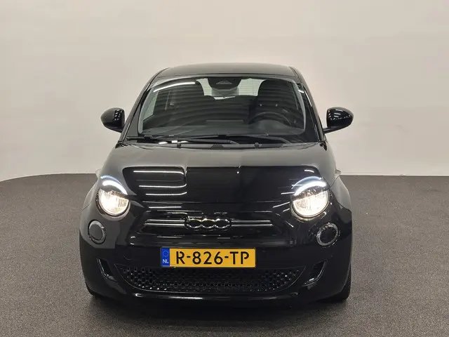 Fiat 500e Icon 42 kWh SOH 95.3%/ | Navigatie | Apple Carplay/Android Auto | Cruise Control | Virtual...