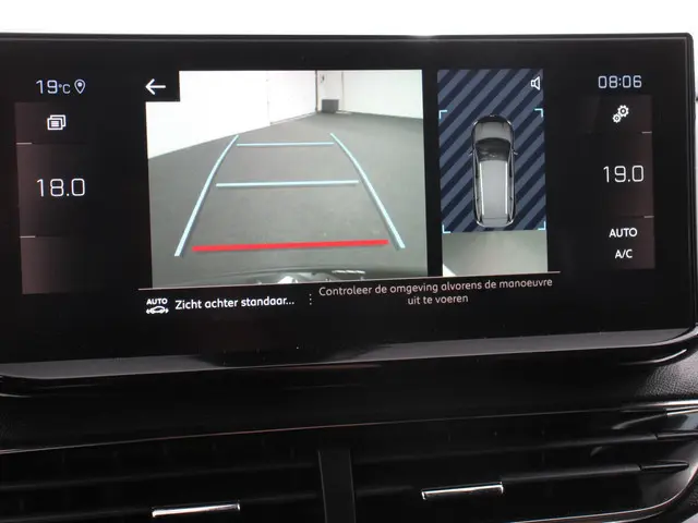 Peugeot 5008 1.2 PureTech 130pk Automaat GT Black Pack 7p Climate control Adaptive Cruise control Ca...