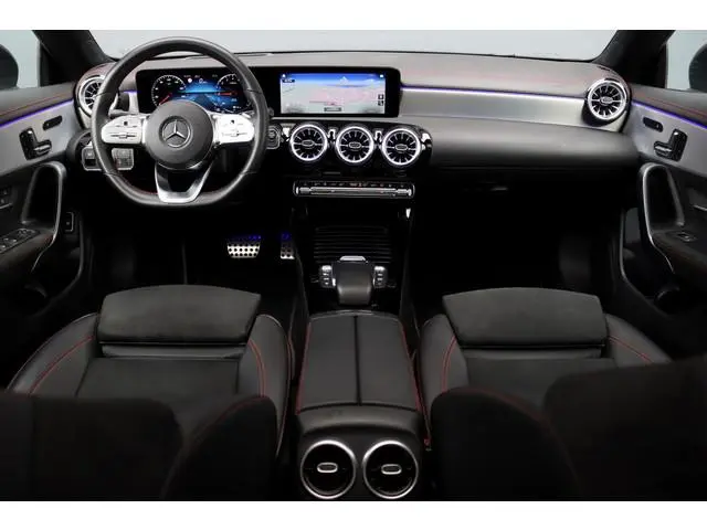 Mercedes-Benz CLA-klasse 250 e AMG Line Premium+ | Panoramadak | Distronic+ | Memory | HUD | Trekhaa...