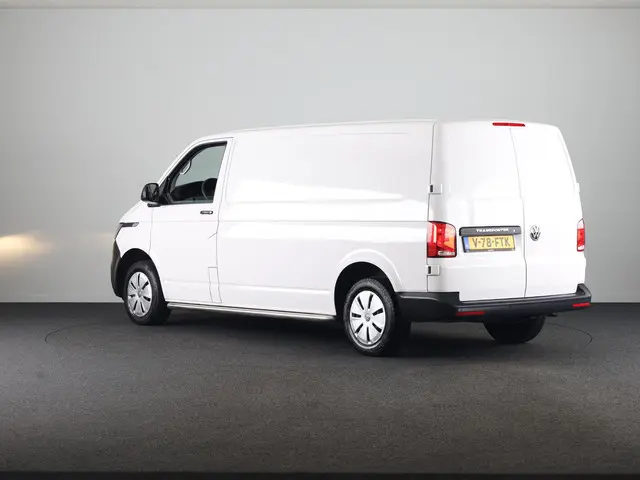 Volkswagen Transporter 2.0 TDI L2H1 28 Comfortline 110 pk | Verlengde garantie | Navigatie via App |...