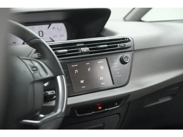 Citroen C4 SpaceTourer PureTech 130 EAT8 Feel | Climate Control | Apple Carplay | Cruise Control | P...