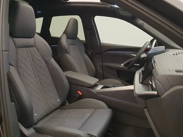 Audi Q5 2.0 TFSI e-hybrid 367pk quattro S-Line Competition Luchtvering, Trekhaak, Panoramadak, B&O