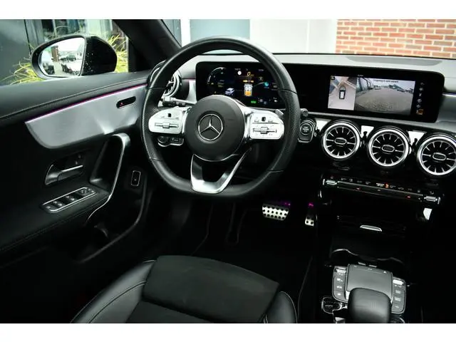 Mercedes-Benz CLA-klasse Shooting Brake 250 e AMG Pano 360-cam Night 19inch