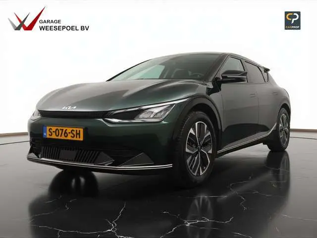 Kia EV6 58kWh Plus (SOH 97,7%) - Lederen bekleding - Navigatie - Elektr. stoelen - Stoel- en stuurverwarming - Afneembare trekhaak - Fabrieksgarantie tot 04-2030