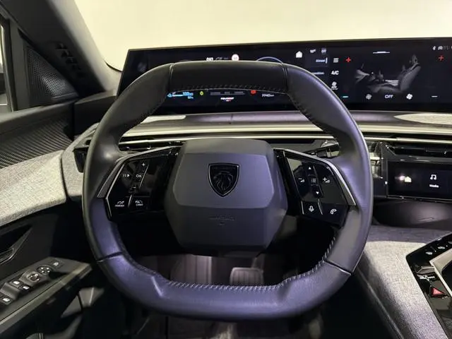 Peugeot e-3008