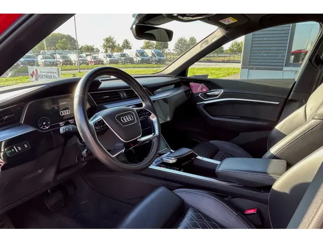 Audi e-tron Sportback 55 quattro S-Line 95 kWh RS stoelen PANO B&O 23" 54790KM!