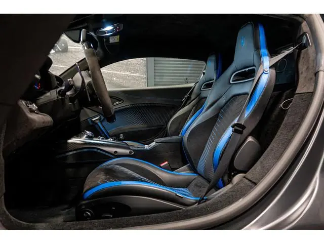 Maserati MC20 3.0 V6 *Full Carbon / Keramische Remmen / Lift-Systeem / Alcantara / Bianco Audace / E...