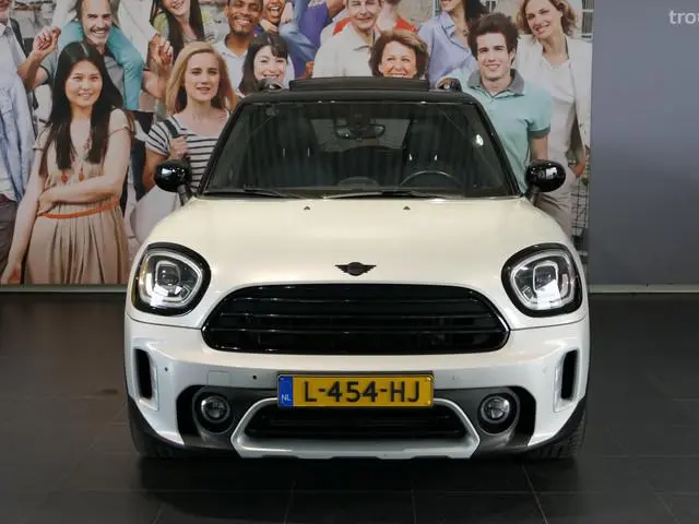 MINI Mini Countryman 1.5 Cooper MINI Yours - Dealer onderhouden! - Afneembare trekhaak - Camera - Vo...
