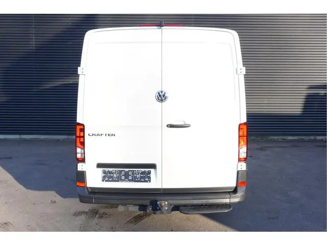 Volkswagen Crafter 35 140pk Automaat L3H2/L2H1 Apple Carplay Trekhaak Navigatie Camera Cruise contro...