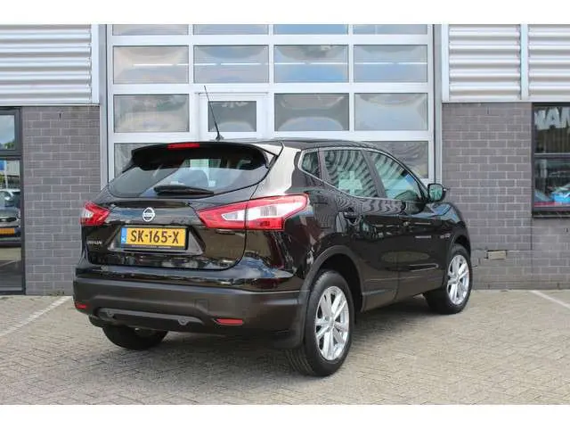 Nissan Qashqai 1.2 N-Connecta / Navigatie / Camera / PDC