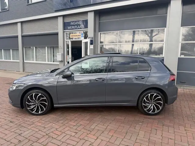Volkswagen Golf 1.5 eTSI R-Line Bj 2020 km 92.000 Aut. Stijl | IQ-Light | Pano | Navi | VC | ACC | W...