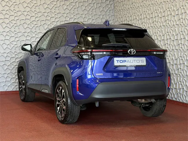 Toyota Yaris Cross 1.5 HYBRID DYNAMIC STOEL/STUUR VERW. 17''LMV KEYLESS CAMERA LED ZWARTE HEMEL ✅ To...