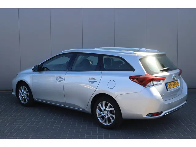 Toyota Auris Touring Sports 1.2T 116PK Automaat Aspiration Navigatie/Camera/Stoelverwarming/Cruise-c...
