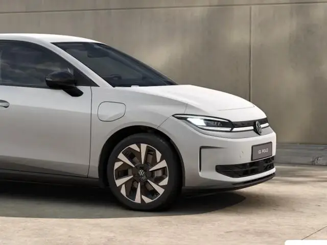 Volkswagen ID. Polo Life First Edition 52 kWh accu, 211 PK · Achteruitrijcamera · Voorstoelen en stu...
