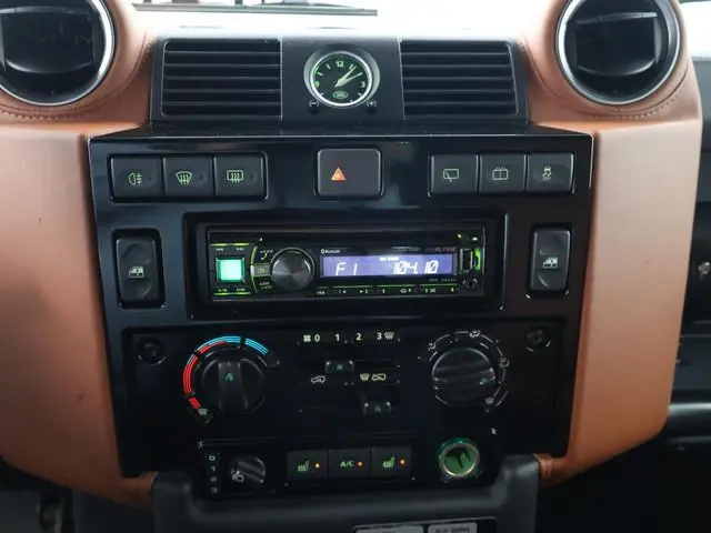 Land Rover Defender