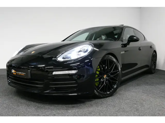Porsche Panamera 3.0 S E-Hybrid / Schuif-/kanteldak / Elektr. verstelbare voorstoelen (links memory)...
