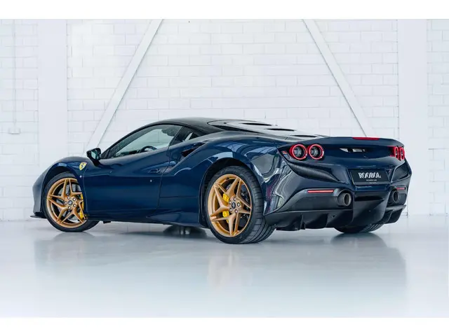 Ferrari F8 Tributo 3.9 V8 HELE | Carbon | Ferrari Shield | Blu Pozzi |