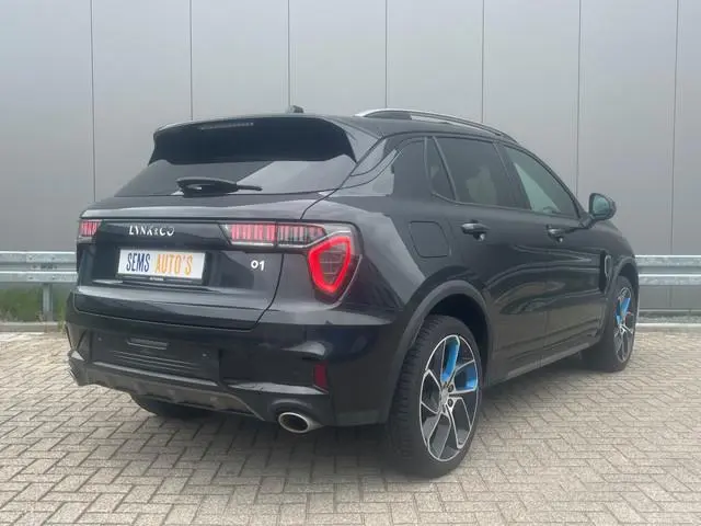 Lynk & Co 01