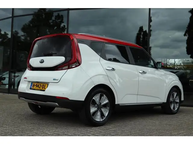 KIA E-SOUL EXECUTIVELINE 64KWH SOH 100% | CARPLAY | CAMERA | KEY-LESS | HARMAN/KARDON | HUD | LED |...