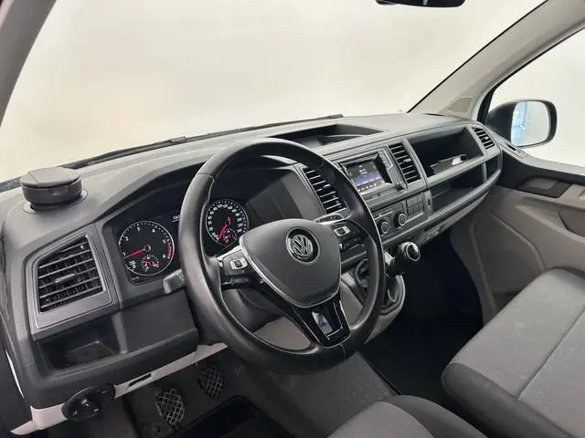 Volkswagen Transporter 2.0 TDI L2H1 DC rolstoelbus bj 2015 km 48.000 1e eigenaar
