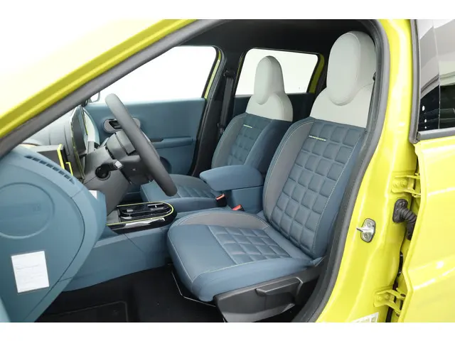 Fiat Grande Panda La Prima 11 kW 44 kWh | Winter Pack | Camera | Apple CarPlay & Android Auto | Crui...