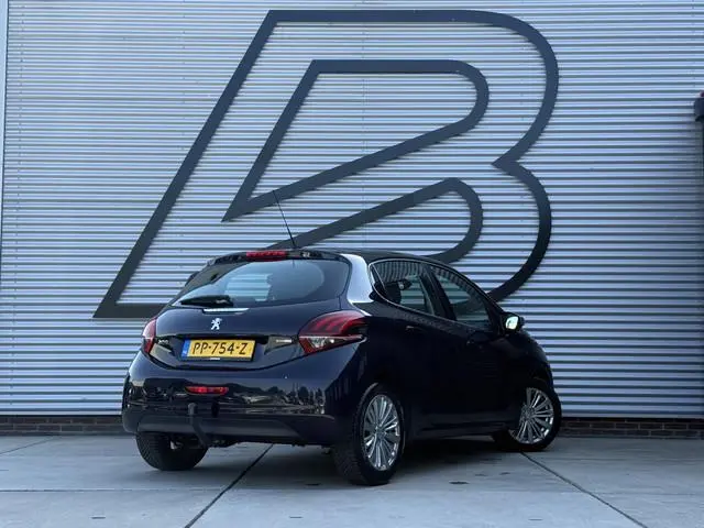 Peugeot 208 1.2 PureTech Allure 2e Eigenaar|Navi|Clima|Trekhaak|Cruise|D-riem vv in 2023|Carplay|PDC...