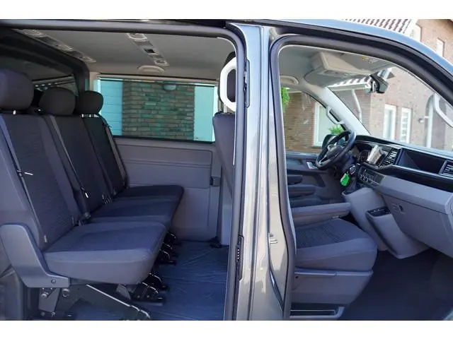 Volkswagen Transporter 2.0 TDI L2H1 150 PK DUB/CAB Caravelle T6.1 150 PK DSG DUB/CAB