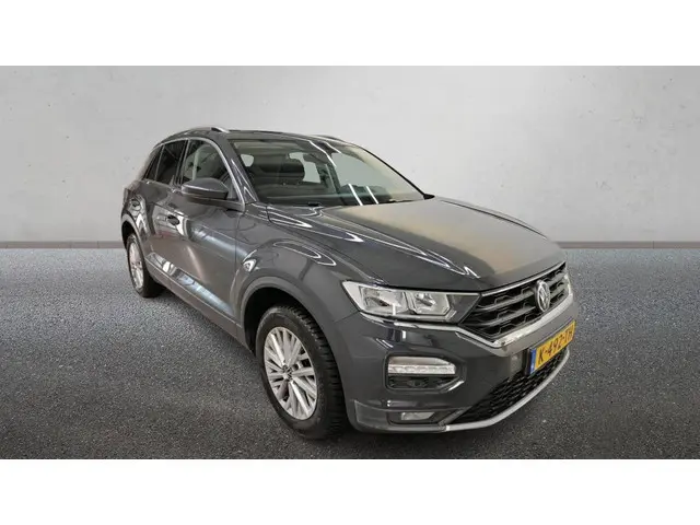 Volkswagen T-Roc 1.0 TSI Style Business NAVI TREKHAAK