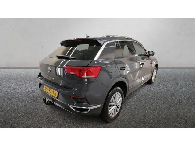 Volkswagen T-Roc 1.0 TSI Style Business NAVI TREKHAAK