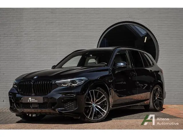 BMW X5 xDrive45e High Executive M-sport, comfort stoelen, BTW, panoramadak, trekhaak, 22"