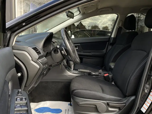 Subaru XV 2.0i Luxury AWD | Stoelverwarming | Cruise Control | Achteruitrijcamera | Klimaat Controle...