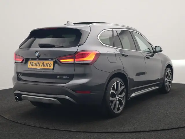 BMW X1 xDrive25e X Line PHEV 221pk Dealer O.H. | 19" | Panodak | Head Up | Camera | Lederen Sportsto...