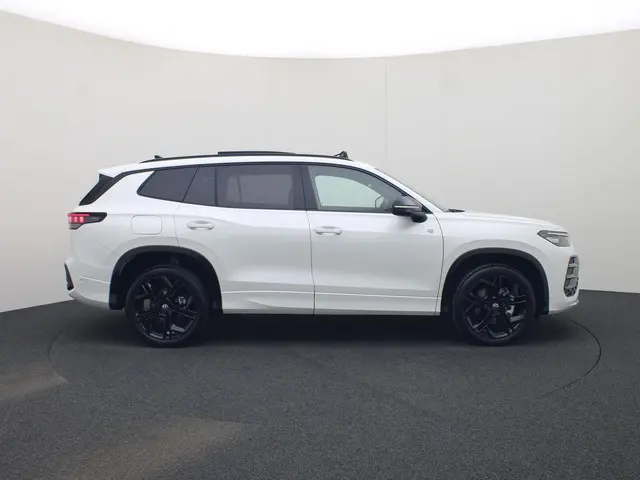 Volkswagen Tayron 1.5eHybrid 200kW/272PK R-Line DSG · Panoramadak · Harman Kardon sound · Camera + P...