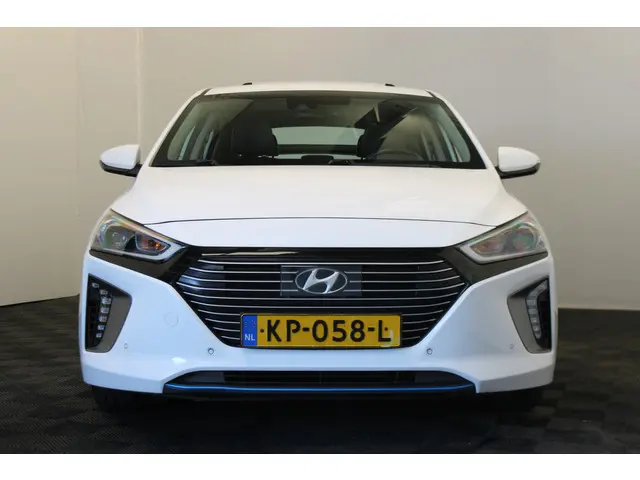 Hyundai IONIQ 1.6 GDi First Edition |Pano|Stoel/stuur verwarming|