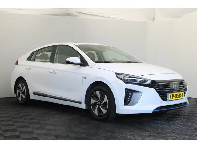 Hyundai IONIQ 1.6 GDi First Edition |Pano|Stoel/stuur verwarming|